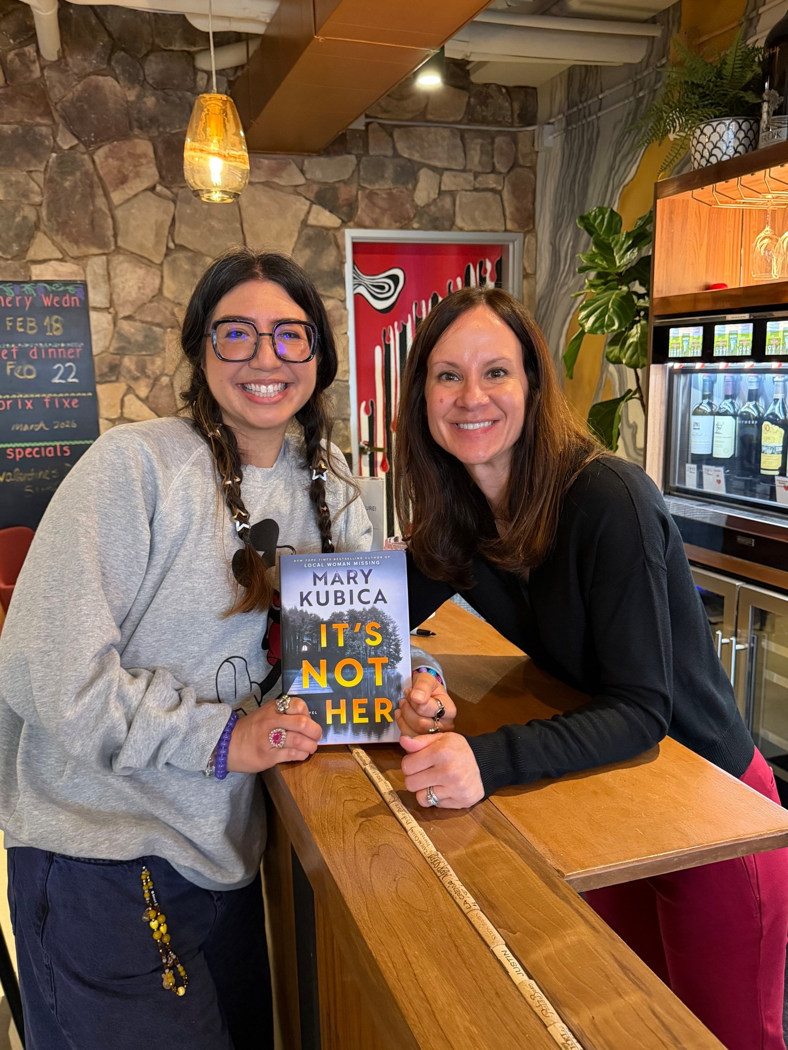 Got to meet Mary Kubica this week! Author of It’s Not Her! #books #thrillerbooks #bookish #booktok #booktube #barnesandnoble 