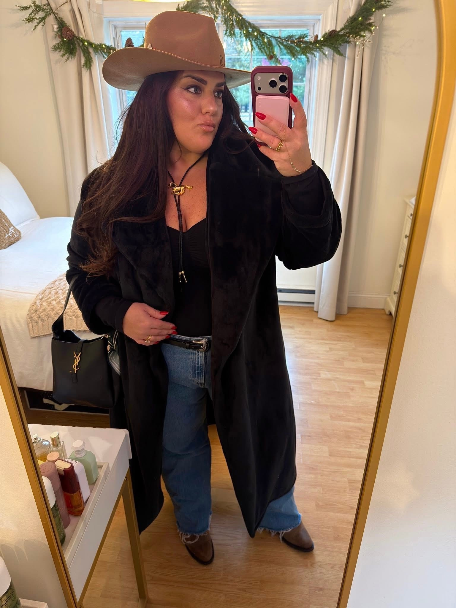 The winter western outfit I wore to a country concert 🤠🤎  

#westernfashion #abercrombiejeans 
#cowboyboots 

#LTKPlusSize