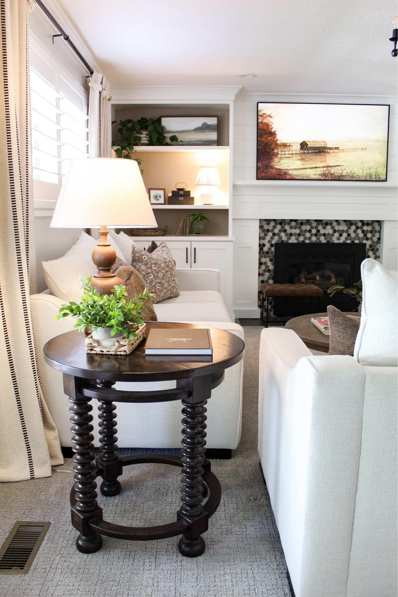 Living Room feeling like a magazine.

#LTKHome