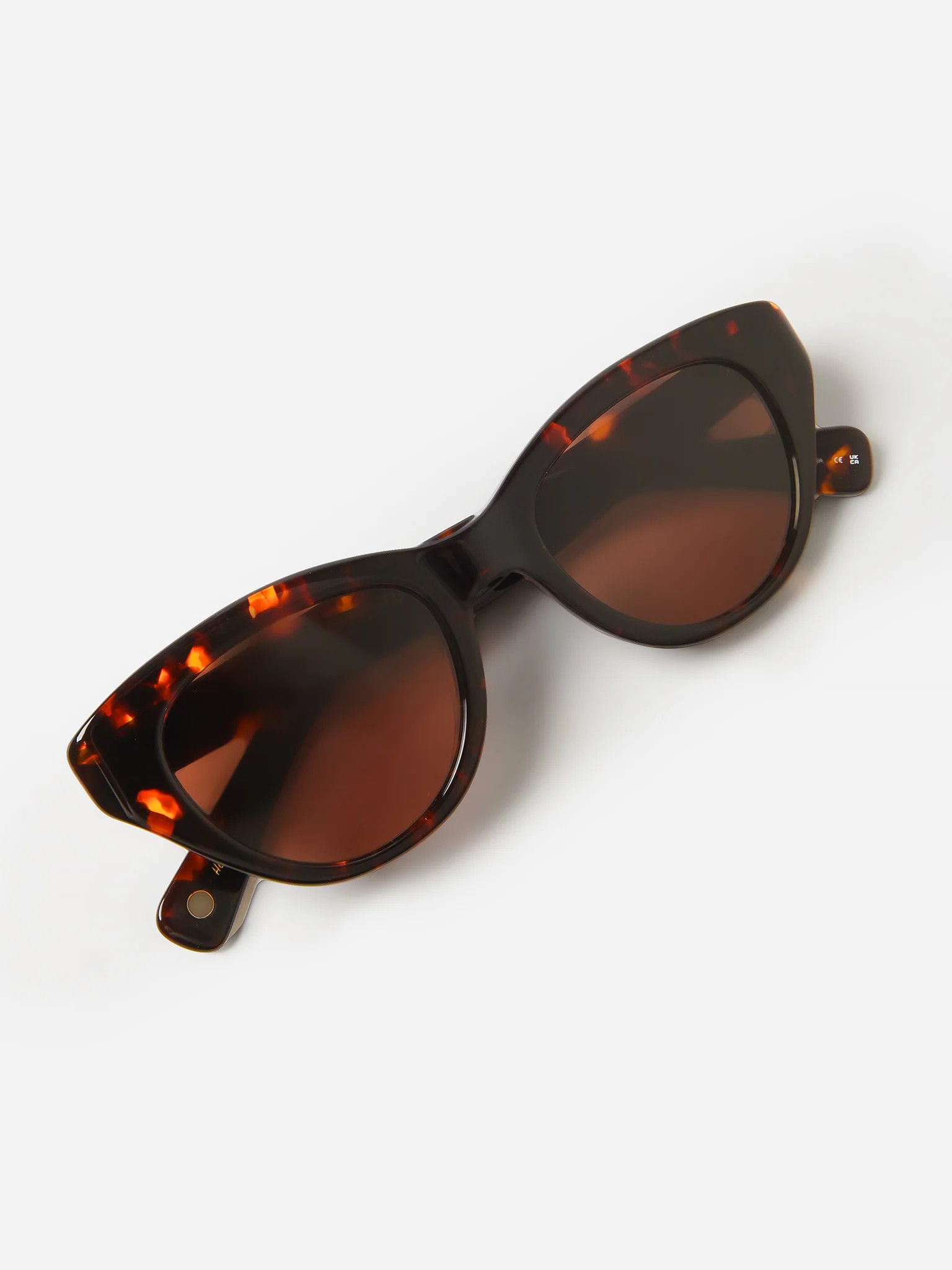 GARRETT LEIGHT
                      
                     Dottie Sunglasses | Saint Bernard