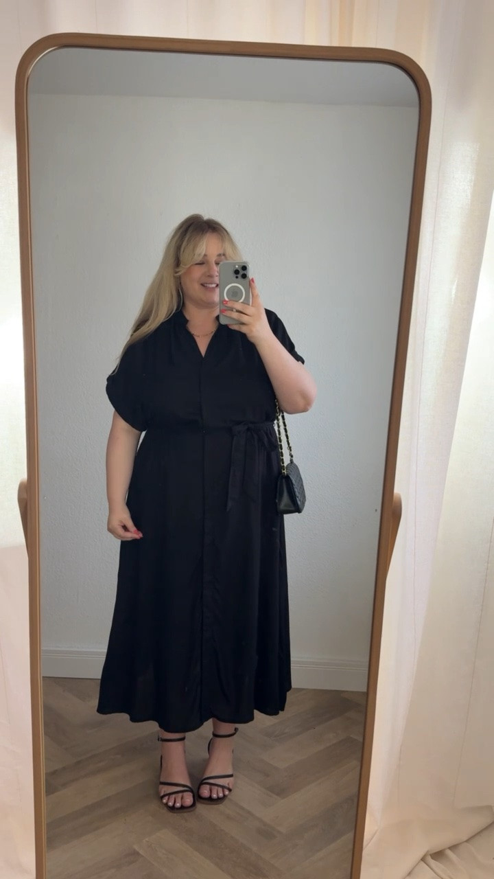 Basic in black 🖤

#plussizefashion #kleid #curvy #summerdress #basic

#LTKdeutschland #LTKplussize #LTKkleider