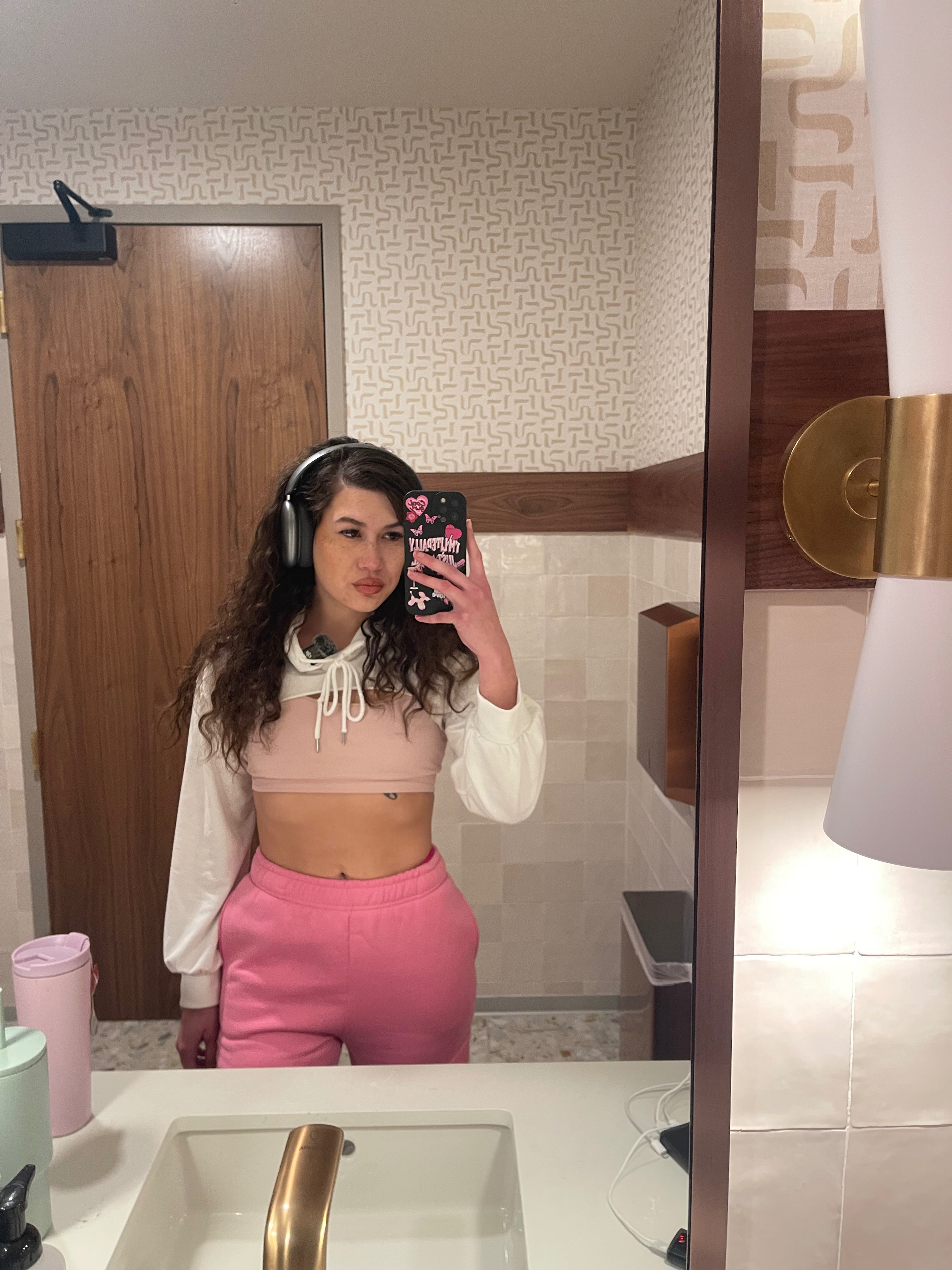 pink valentine valentines vday gym wear <3



#cute #cutest #pink #aesthetic #love #valentines #vday #her #hers #pinkaesthetic #loved #loving #pinkgym#gym #fit #fitness #outfit #sportsbra #vs #victoriasecret #shein #apple #amazon #white #whitehoodie #whitesweater #ootd #outfit #explore #fyp #xplore #exploremore #relax #lounge #cargo #pinkcargo #camo #pinkvibes #pinkgirly #headphones  

 #LTKBeauty #LTKFitness #LTKShoeCrush