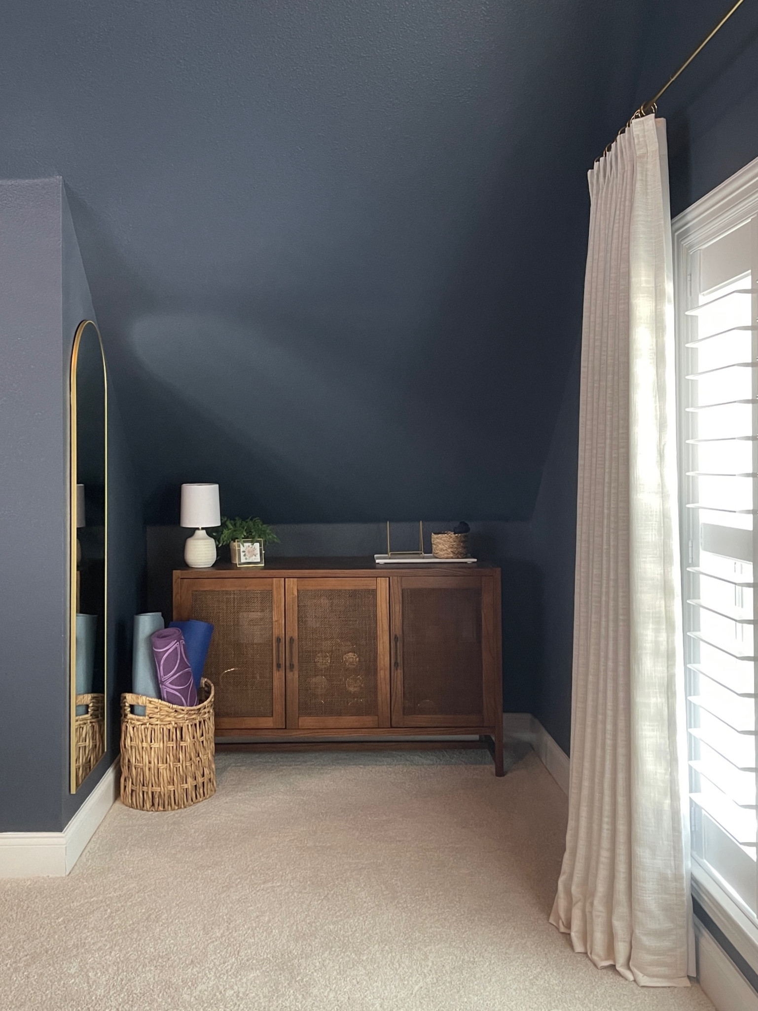 Home gym, console table, media cabinet, transitional home, modern organic styling, bonus room, affordable home decor, home style



#LTKhome #LTKfitness