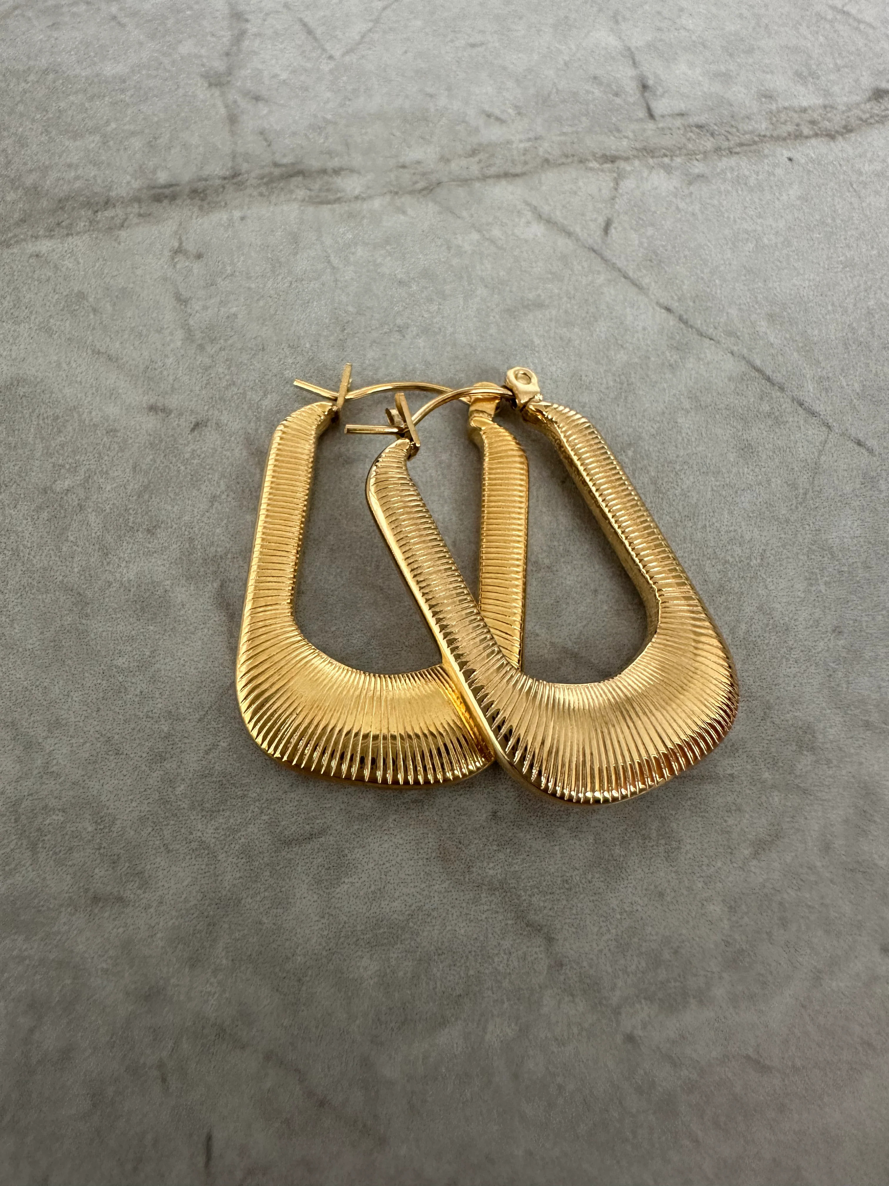 Ribbed Rectangle Earrings | Saint Fatale