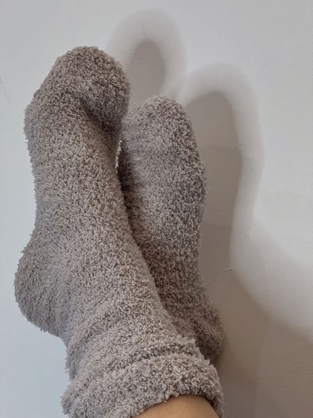 @barefootdreams Cozy soft sock set - made it on Oprah’s list of favorites. LOVE. Code DREAM15 for 15% off first purchase. 
So comfy and luxe 

Gifts for her
Gift guide 
Christmas loungewear sets 
Stocking stuffers 
Soft blanket 
Soft robe
Holiday pajamas 
Loungewear sets 

@shop.LTK #BarefootDreams #Barefootdreamspartner #liketkit⁣ #ad 

#LTKfindsunder100 #LTKGiftGuide #LTKHoliday
