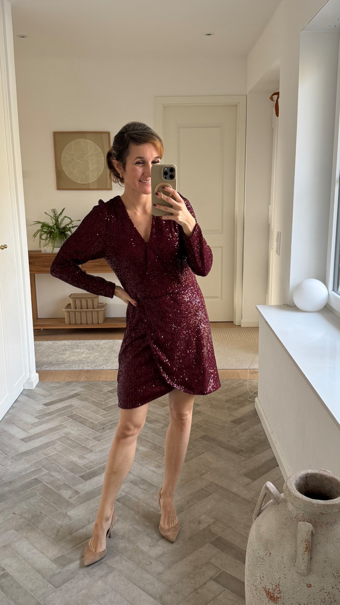 It‘s party time! Hab euch ganz viele festliche Outfits verlinkt und eine schöne Alternative zu meinem Burgunder Pailletten Kleid ✨ 

#LTKfestive #LTKdeutschland #LTKwinter