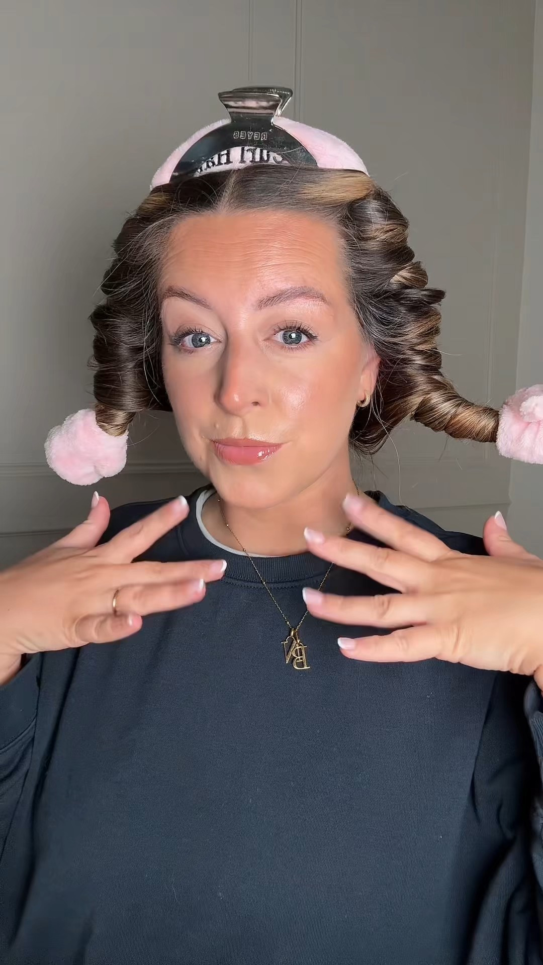 tested this enough times now to share… heatless curls that actually work ✨ the curl halo is such a good option for soft waves when i don’t have time for my wave wand

🏷️ heatless curls, curl halo, hair tutorial, wavy hair, no heat hairstyle, easy waves, postpartum hair, hair hack 

#LTKbeauty #LTKuk #LTKautumn