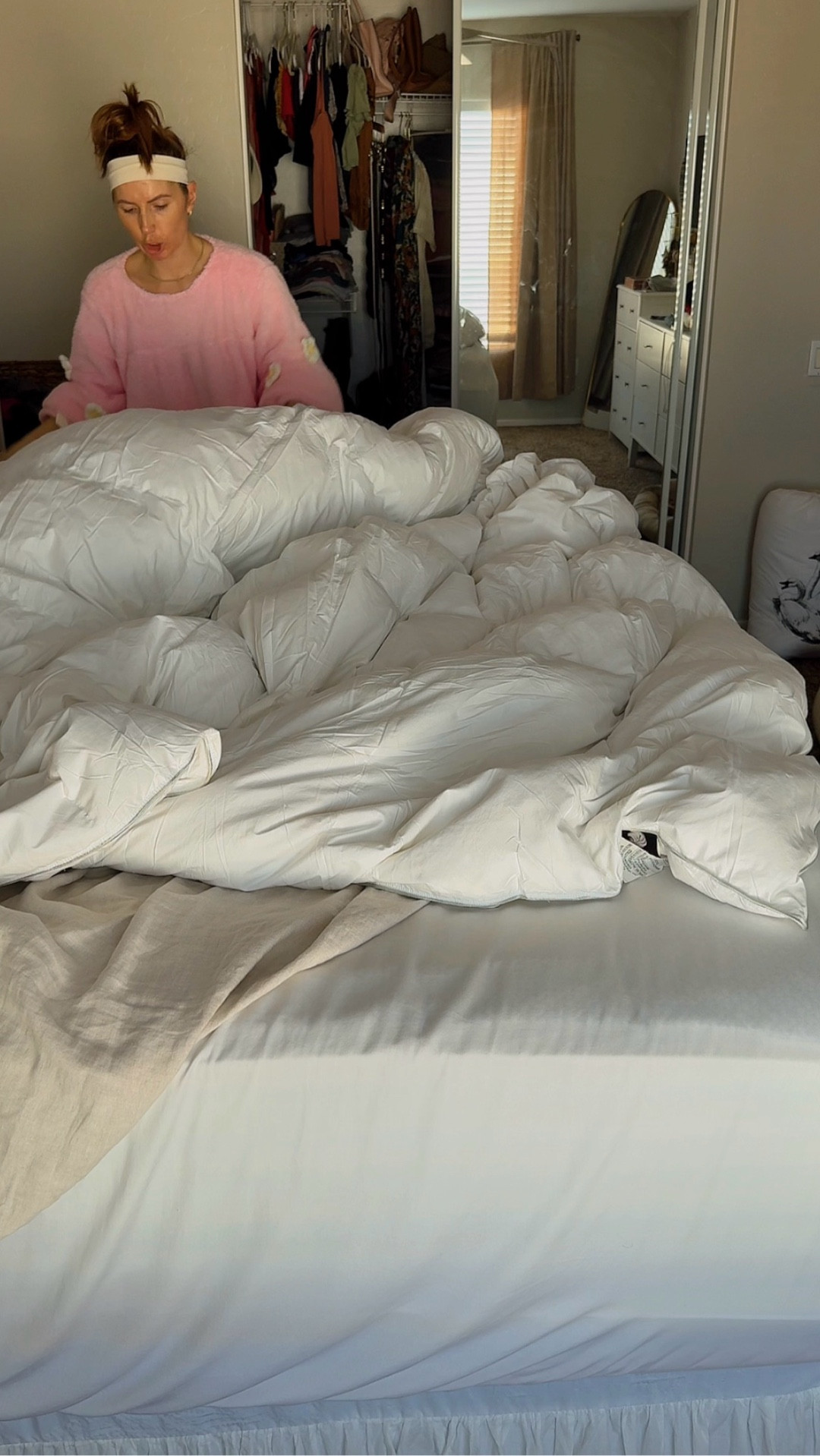 My old duvet insert was flat and old, so time for a new one! This is the white medium weight king size down feather comforter from DWR, on Amazon. So puffy, cloud like, and just amazing ☁️🥰not heavy either 👌🏻 there’s also a coupon for $15 off right now!

#LTKSaleAlert #LTKselfcare #LTKHome