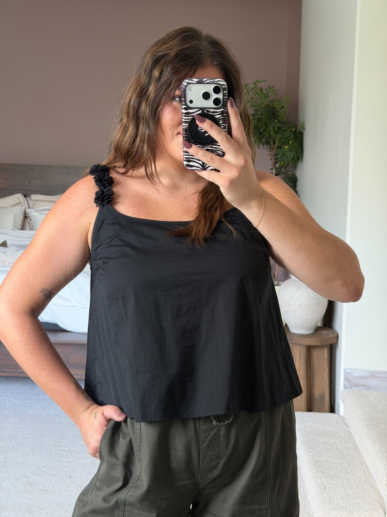 Fall outfit - teacher and work friendly!
Pull on pants size large - for oversized 
Tank top size large 

Midsize, size 12, size 14, mom style, curvy outfit, thick tummy approved ￼