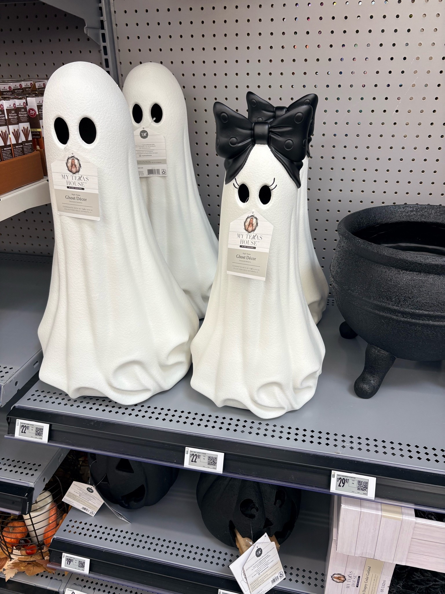 Cute new finds for Halloween!! I need the pillows linked below

#LTKmomlife #LTKHome #LTKSeasonal