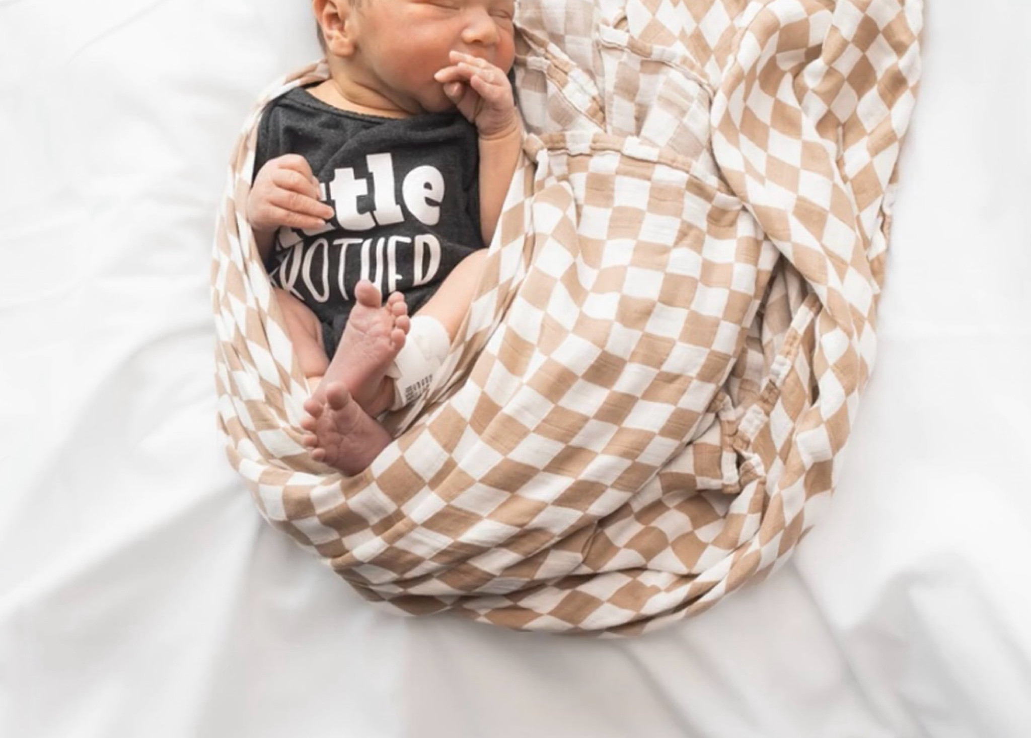 💙 cutest little brother onesie paired with a big brother shirt 

#amazonfinds #baby #nursery #amazonbaby #littlebrother 