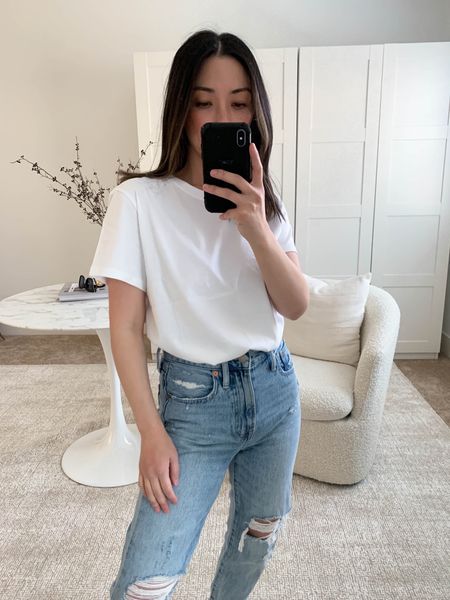 Everlane organic box cut tee- on sale! My favorite white tee! Perfect weight and it drapes beautifully. The trick is to size up twice.

Tee- Everlane medium 

Summer style, white tee, petite style. 


#LTKFindsUnder50 #LTKSaleAlert