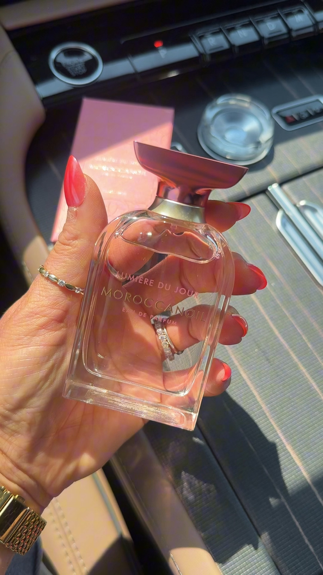 Moroccanoil quietly dropped this new fragrance and nobody’s talking about it. #perfume #fragrance #moroccanoil

#LTKOver40