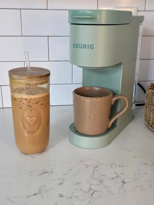 ☕️ RUNNNN!! Your morning just got an upgrade 🙌

The Keurig Coffee Maker is on S A L E and this is one of those deals you don’t wait on 😍#targetfinds #amazondeals #coffeelover #dailydeals #momlife #homeessentials ☕️ 

 