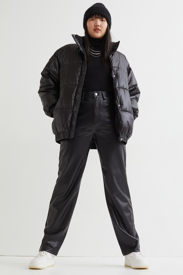 Broek van imitatieleer | H&M (DE, AT, CH, NL, FI)