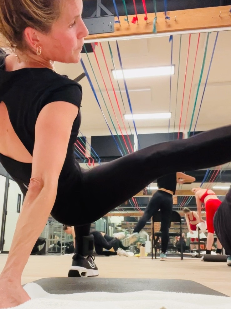 Free People Movement FTW AGAIN!!! The sleeves, the v-neck, the partial open back. This onesie is fantastic. I’m going to venture to say it’s best for itty bitty titties but I don’t really know anything else from experience 😂 For me, this one is a BIG YES

#LTKFindsUnder100 #LTKVideo #LTKActive