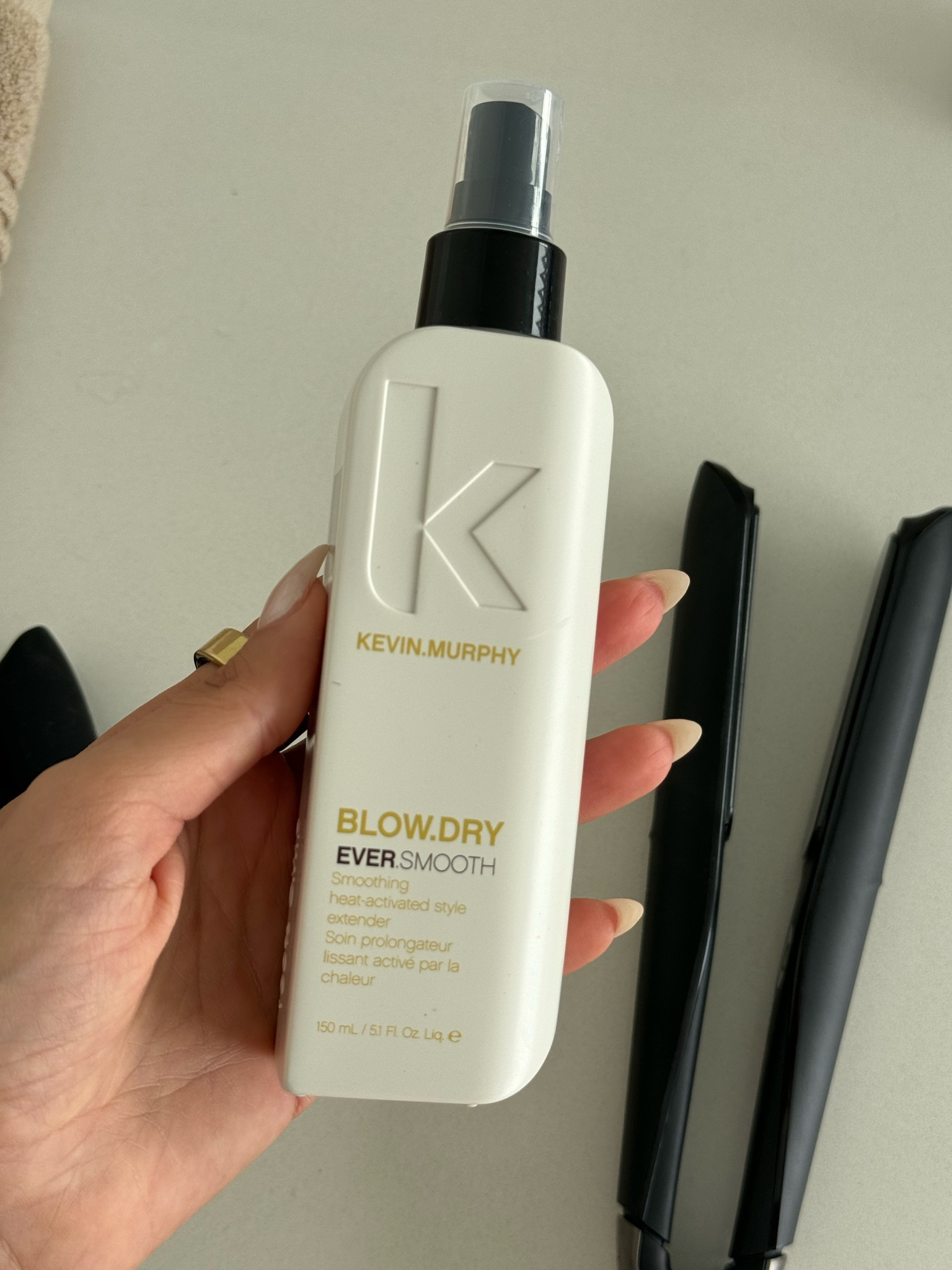 If your hair struggles are flyways and humidity, this Kevin Murphy spray is for you! It reduces my flyways and has no parabens or sulphates which is essential for any hair product I use. 

I also love that the fragrance is mild yet smells like a boutique perfume. I’m replacing my Dream Coat with this #haircare #flyways #antihumidity #heatprotectant