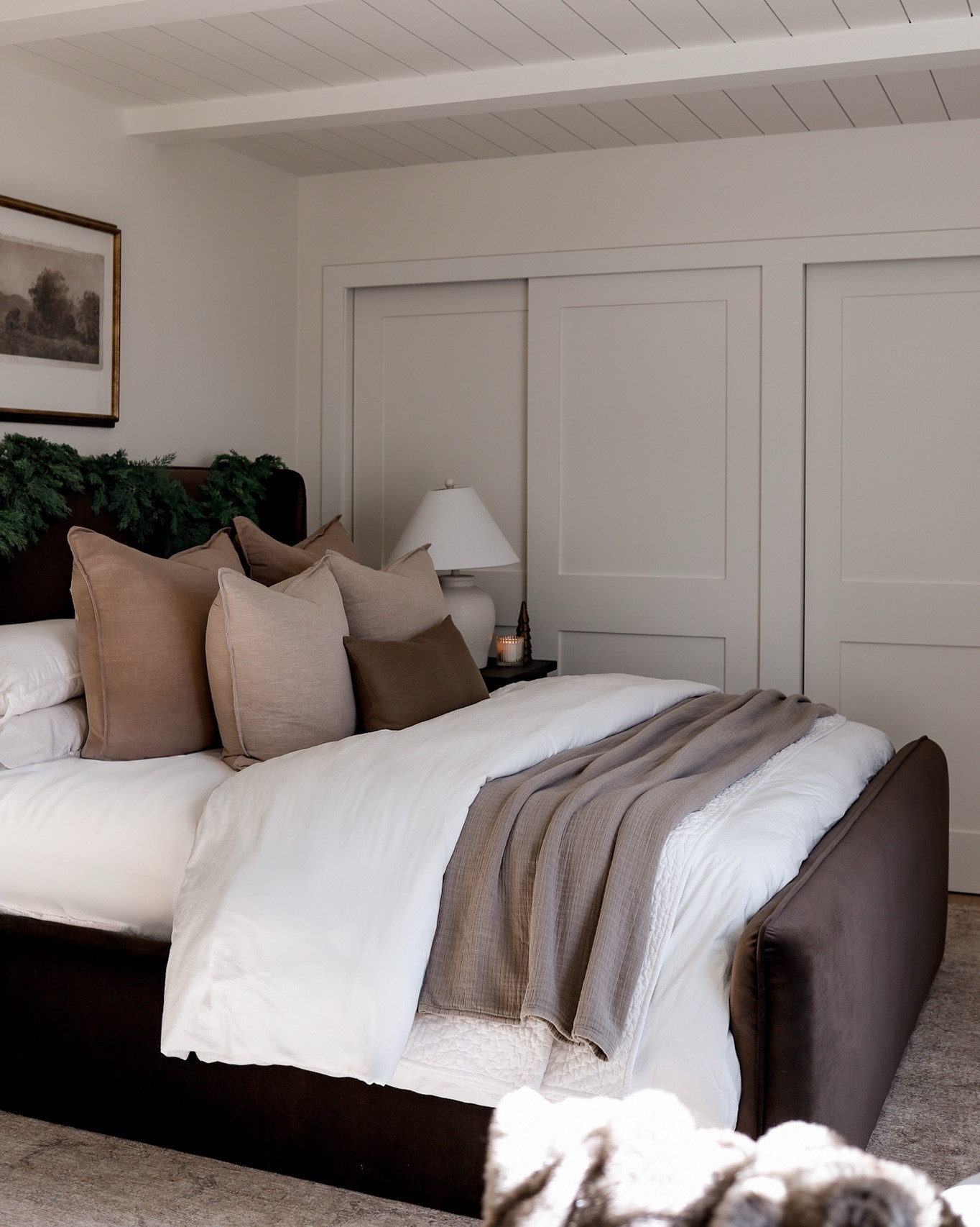 Our bedroom is officially Christmas-ready ✨ Cozy layers, warm textures, and those classic holiday touches 

#LTKSeasonal #LTKHoliday #LTKHome