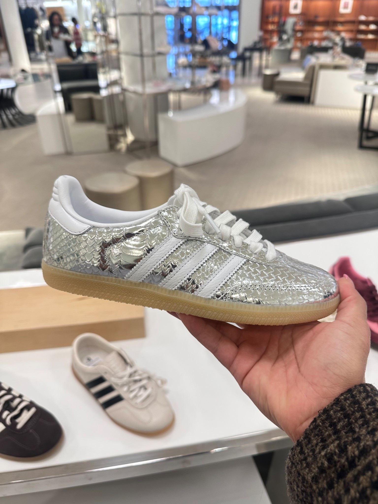 Shoe of the spring! Don’t wait on this adidas 

#adidas #shoecrush #shoe #samba

#LTKootd