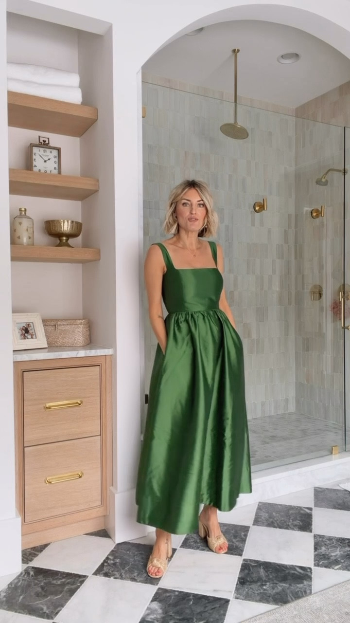 This green midi dress is perfect for a spring wedding! I am actually really loving this shade, but it also comes in a few other colors if you weren’t sure about the green! Wearing an XS! @Tuckernuck #tuckernuckpartner

Loverly Grey, Tuckernuck, spring event dress, cocktail dress, wedding guest dress 

#LTKSeasonal #LTKWedding