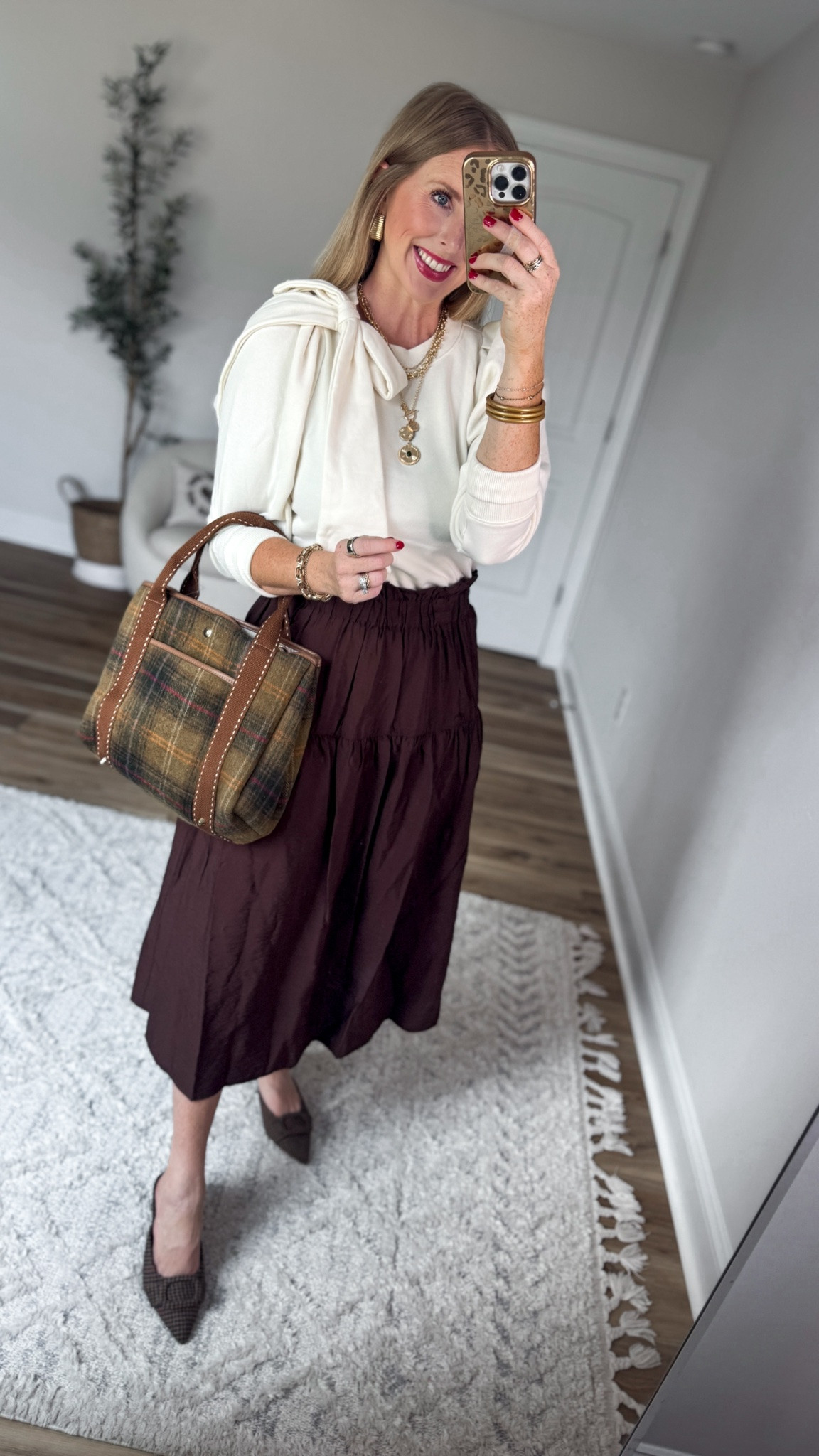 Weekend Walmart Wins try-on
Bow sweatshirt- small
Brown midi skirt- small

#LTKootd