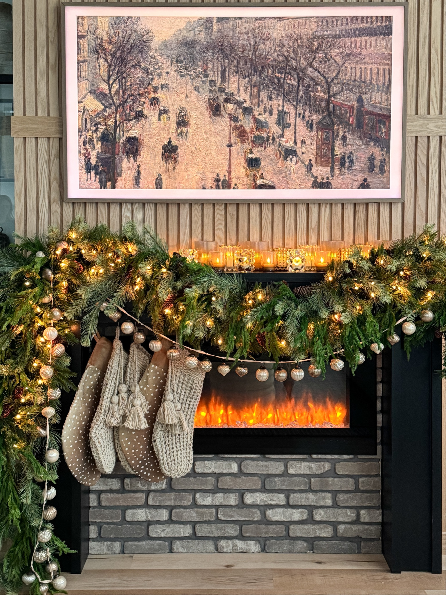 Holiday/Christmas fireplace mantle garland 

#LTKHoliday #LTKHome #LTKSeasonal