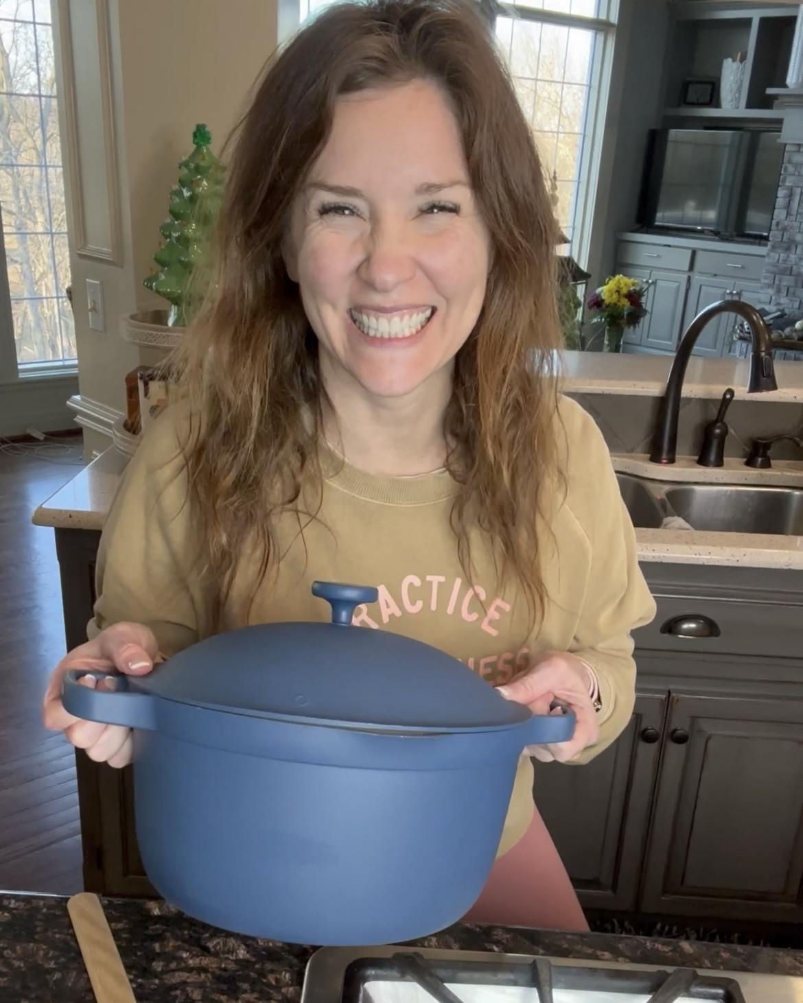 It’s soup season! Love this big pot you can snag it by itself or along with skillet which is the Home Cook Duo 🥘 they are both incredible! They nonstick ceramic coating makes cooking and clean up a breeze! 

Perfect addition to your Crazy Busy Mama Kitchen. 




#LTKHome #LTKOver40 #LTKFindsUnder100