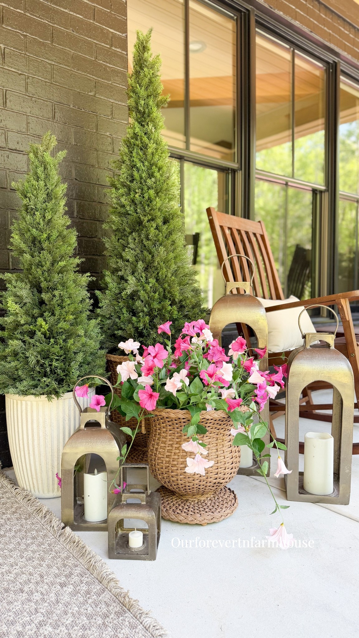 I love with this outdoor porch set up with new planters and viral lanterns from @Target 

#LTKHome