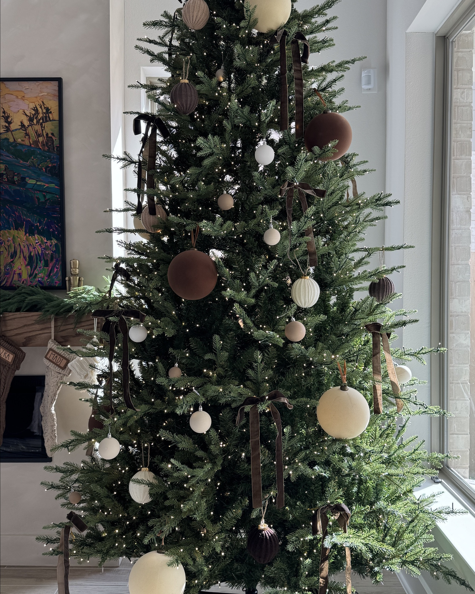 It’s the most wonderful tiiiime of the year 🎄🤎🐿️🐻

#LTKSeasonal #LTKHoliday