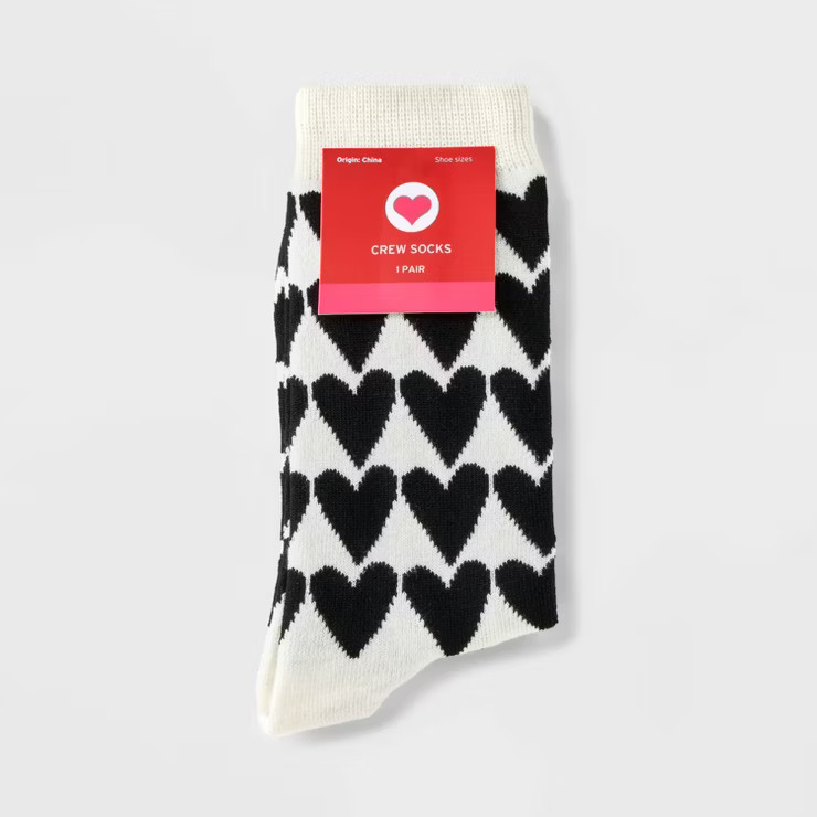 Women's Hearts Valentine's Day Crew Socks - Black/Ivory 4-10 | Target