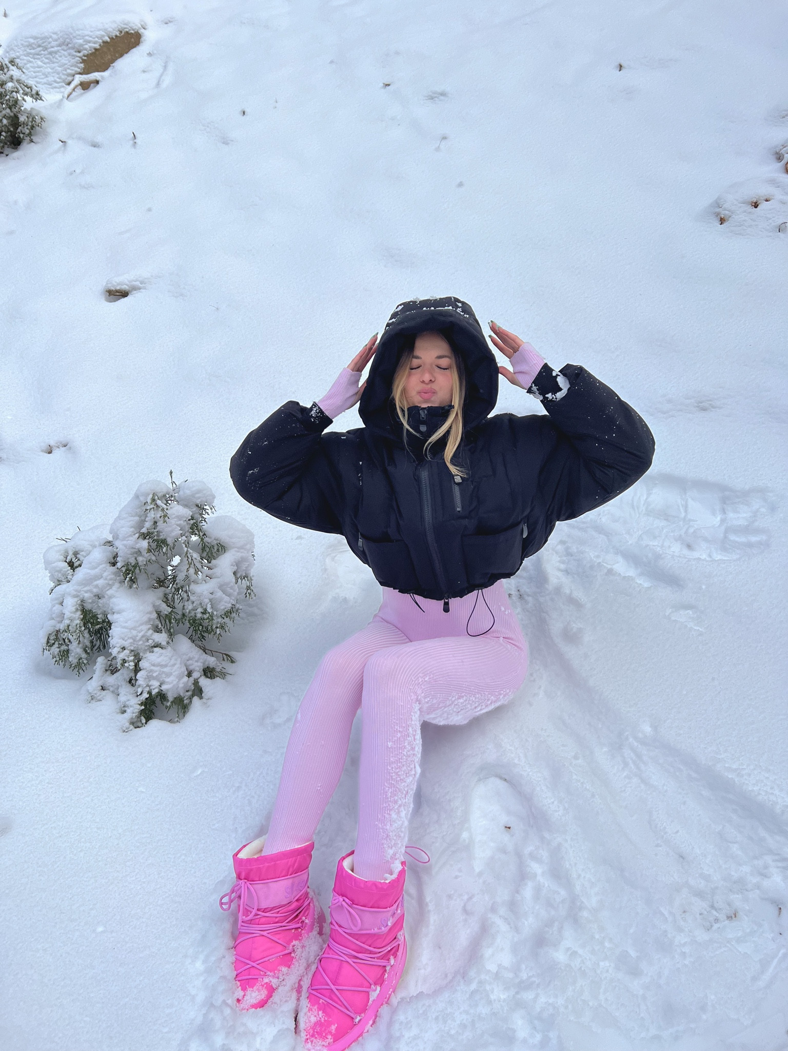 Ski in style in this cute, pink snow fit! These Steve Madden Pink Snow boots are perfect Moon Boot dupes. 

#LTKSeasonal #LTKstyletip #LTKfit