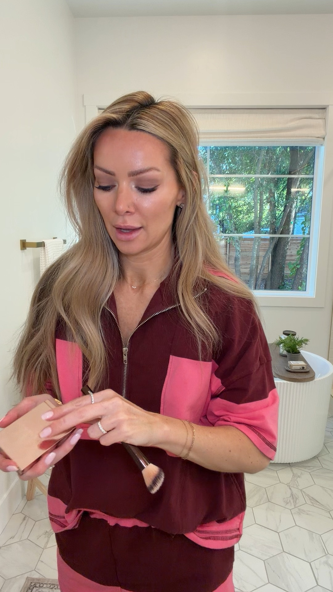 New makeup I’ve been loving!
Blush shade: just enough
Eyeshadow palette: light 