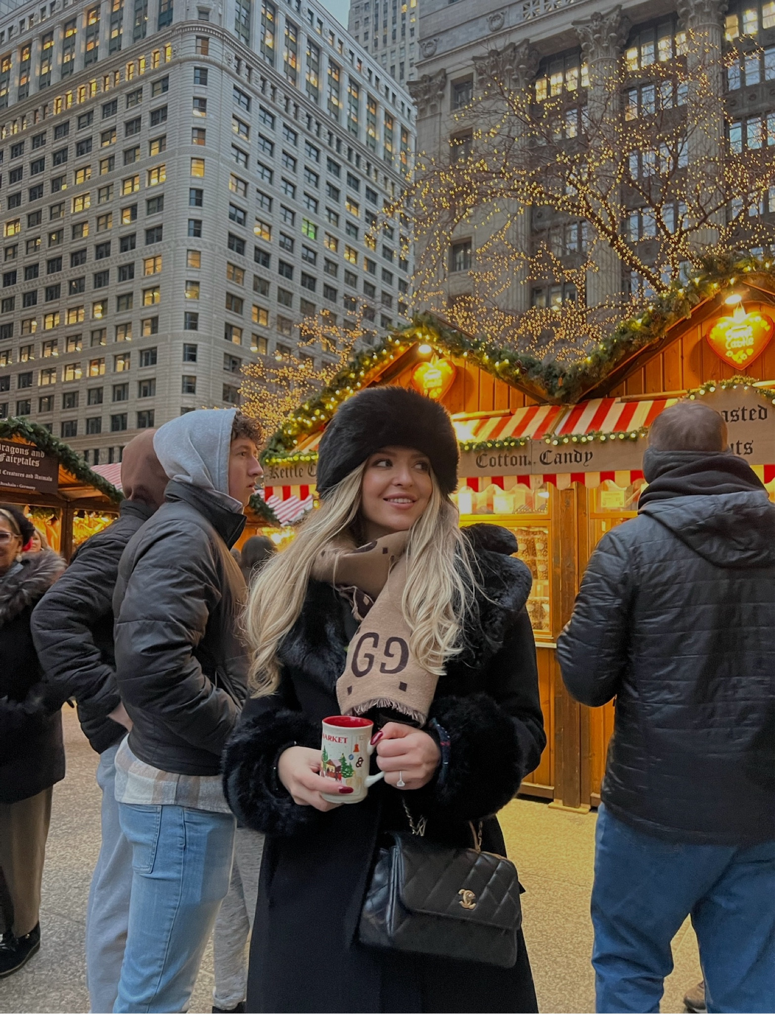 Favorite hat for Chicago winter ❄️🎄 

#ChicagoChristmas #christmascountdown
#ChristmasInChicago #christmastiktok #winterootd #winterhat #wintercoat
#ChicagoLights #christmasmarket #christmasmarketchicago 

#LTKFindsUnder50 #LTKU #LTKSeasonal