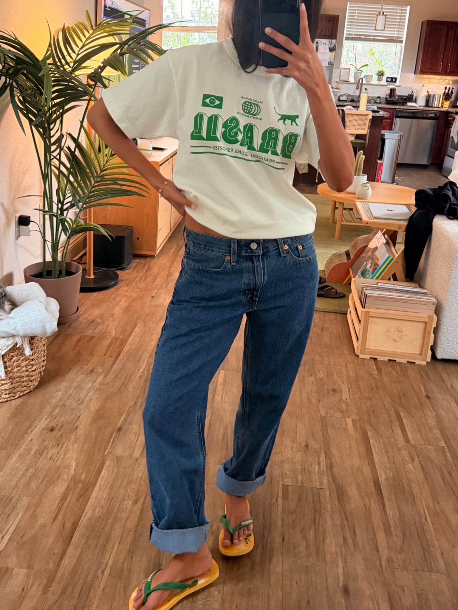 jeans are levis mens! i’m wearing a size 30x30 (size up 3-4 sizes from your usual size!) and tee is a size S! :)

#LTKootd #LTKgrwm #LTKSeasonal