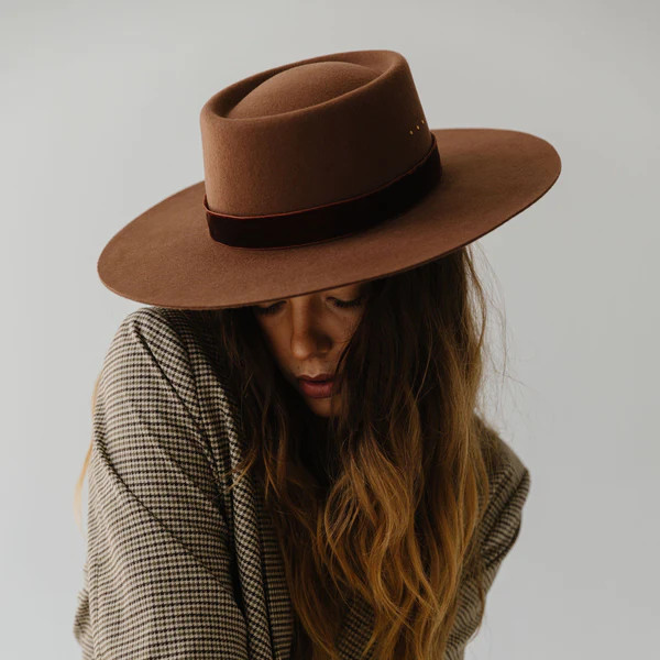 Linden Boater | Gigi Pip