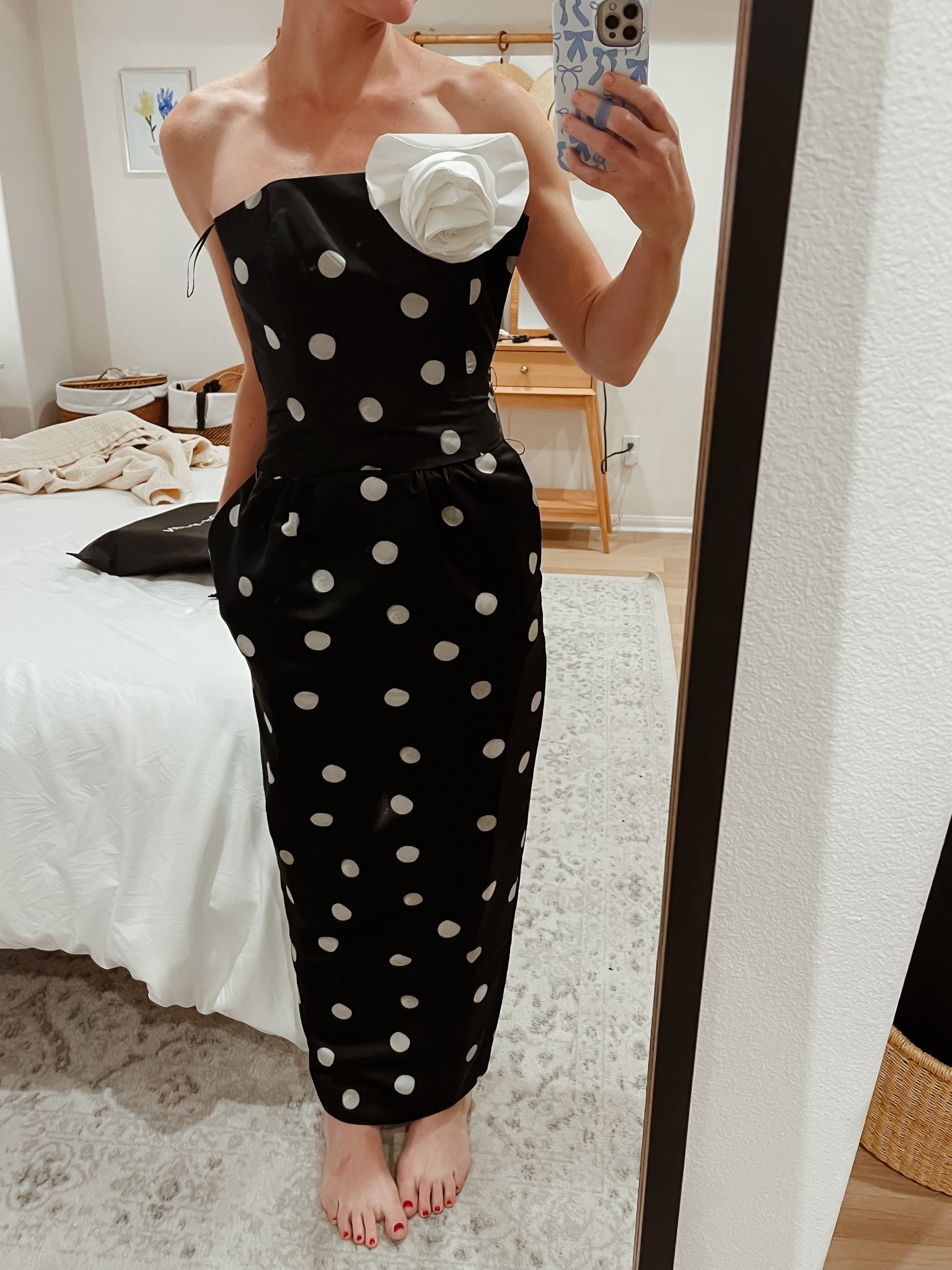 I bought this set as a Christmas present to myself and sadly it didn’t work for me BUT it is gorgeous and would be a fabulous investment to wear for special occasions -as a set and as separates. The skirt fits TTS, wearing a 36. The top runs extremely small. Wearing a 36 but it didn’t zip so I would have sized up at least 1-2 sizes. 

#LTKHoliday #LTKOver40