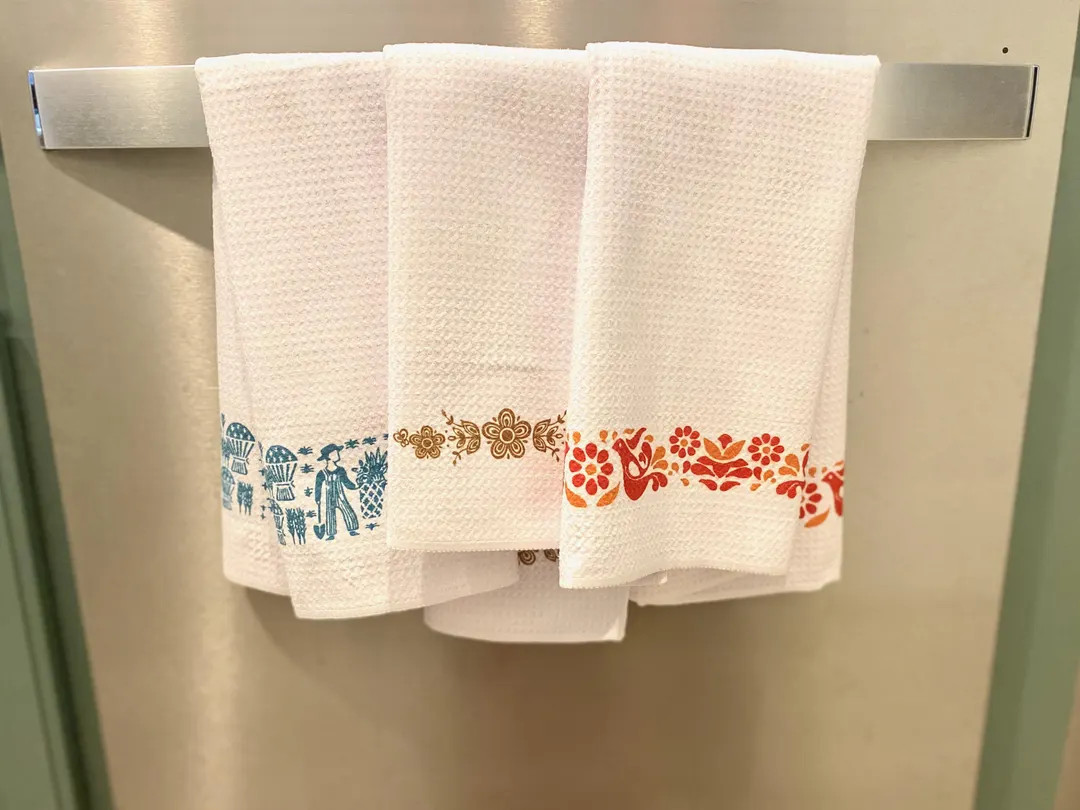 Vintage Pyrex/Corelle inspired kitchen towel adds retro charm to your kitchen | Etsy (US)