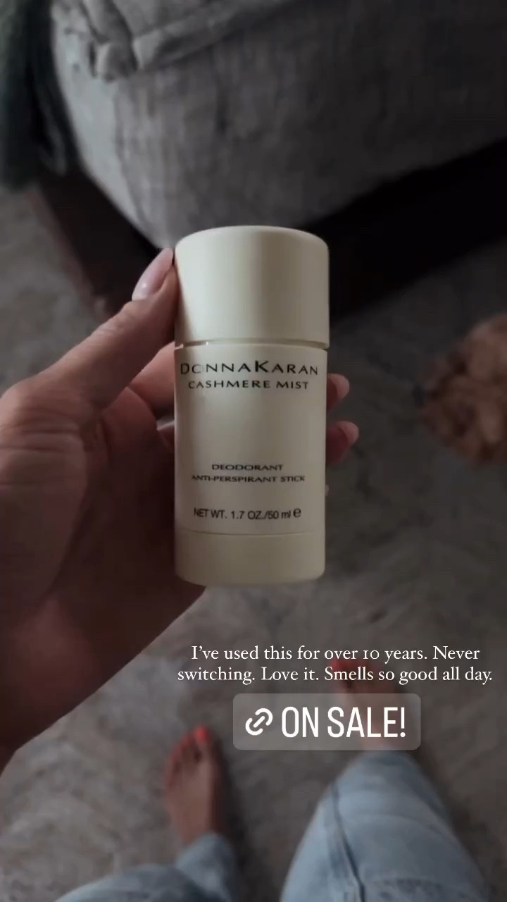 My favorite deodorant of all time is on sale at Ulta rn! #DonnaKaren

#LTKsalealert #LTKbeauty