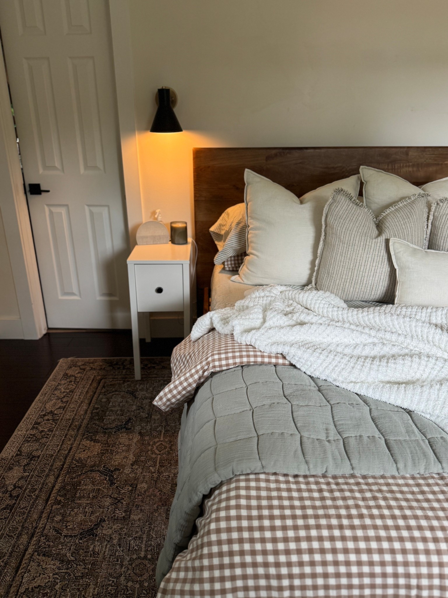 Bedding for summer 🤍 

#LTKSeasonal #LTKHome #LTKFindsUnder100