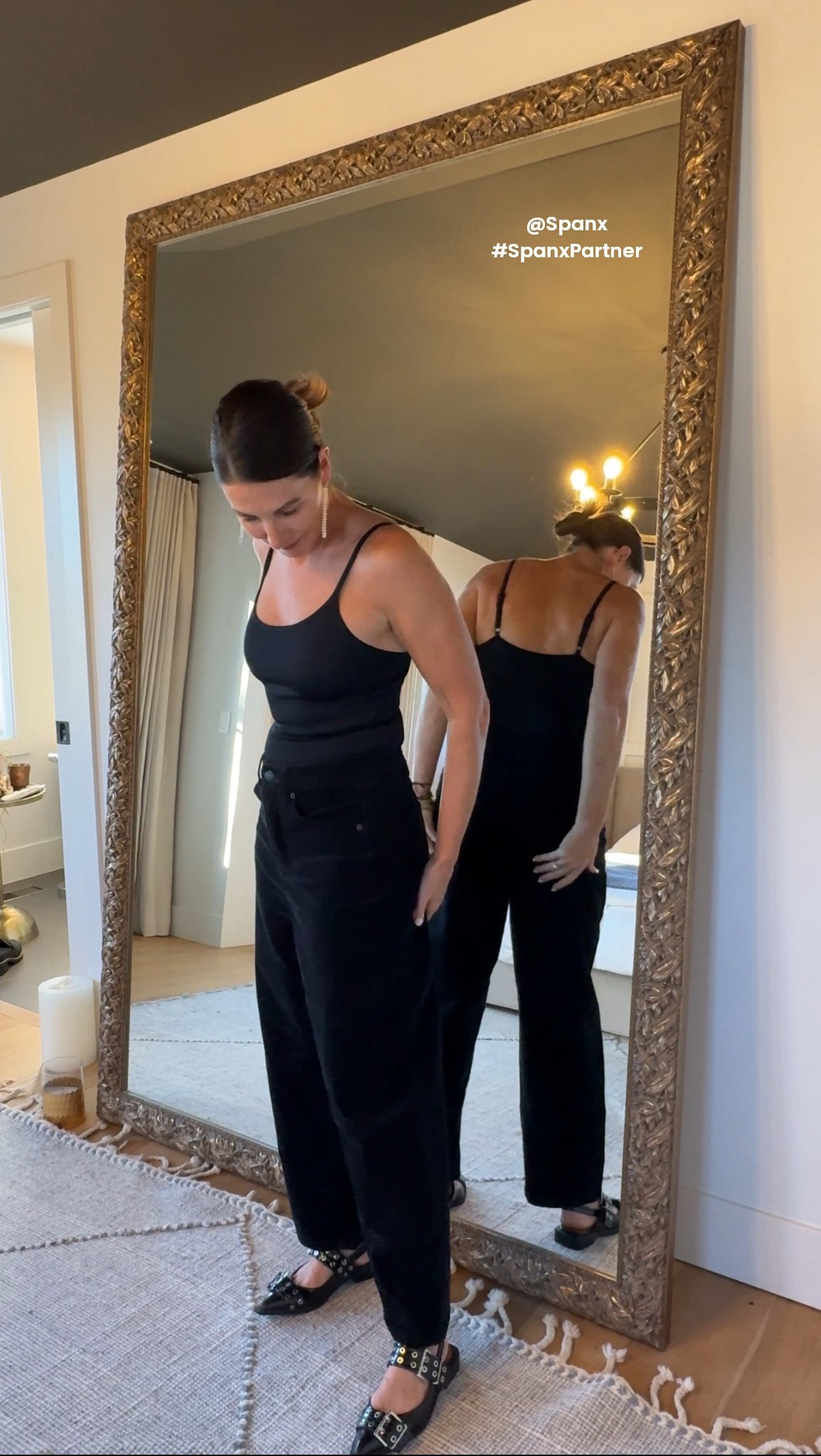 The perfect amount of stretch and shaping effect 👌 #SpanxPartner @spanx