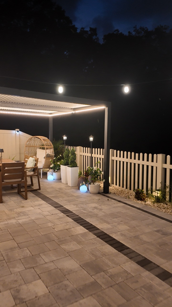 @susinel no tiene ninguna complicación y créanme que el cambio el súper verdaderamente comenzó el patio season para los que vivimos en Florida 👌🏻🍂🤎

Comenta SHOP y te envíe el 🔗 a todas mis luces de patio ✨

#patiodecor #patiolights #outdoorlights #smartoutdoorlighting smarthome