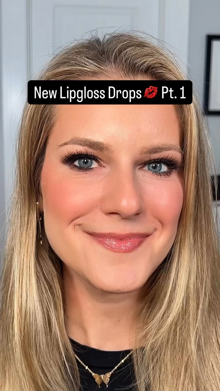 Lipgloss series! 💧💋Pt. 1 new Drop from @hungvanngobeauty  I haven’t been disappointed in any of his products! (And i bought them all myself except these!) 
Which is your fav? 

#lipgloss #lipglossswatches #hungvanngo #makeuptips #beautytips