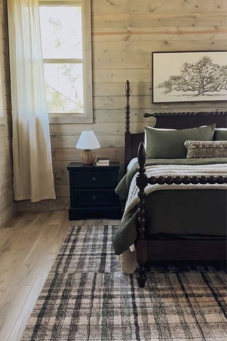 Cabin bedroom design!

Cabin decor, bedroom decor, bedroom design, vintage bed, loloi rug, bedroom inspo, rustic bedroom, home inspo 

#LTKhome #LTKstyletip