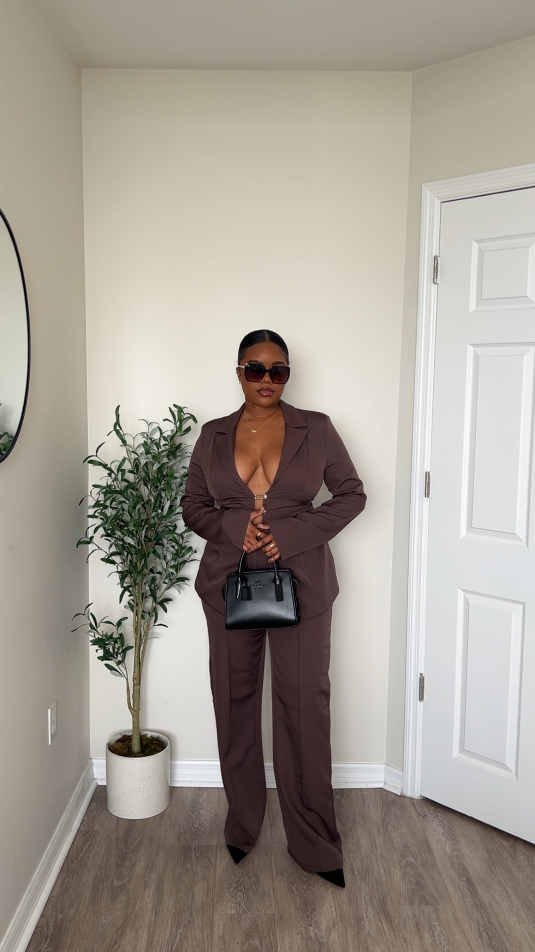 Brown pants suit for women. Perfect for fall and autumn fashion. Open back blazer with matching pants. #curvyfashion #ootd

#LTKMidsize #LTKFindsUnder100 #LTKStyleTip