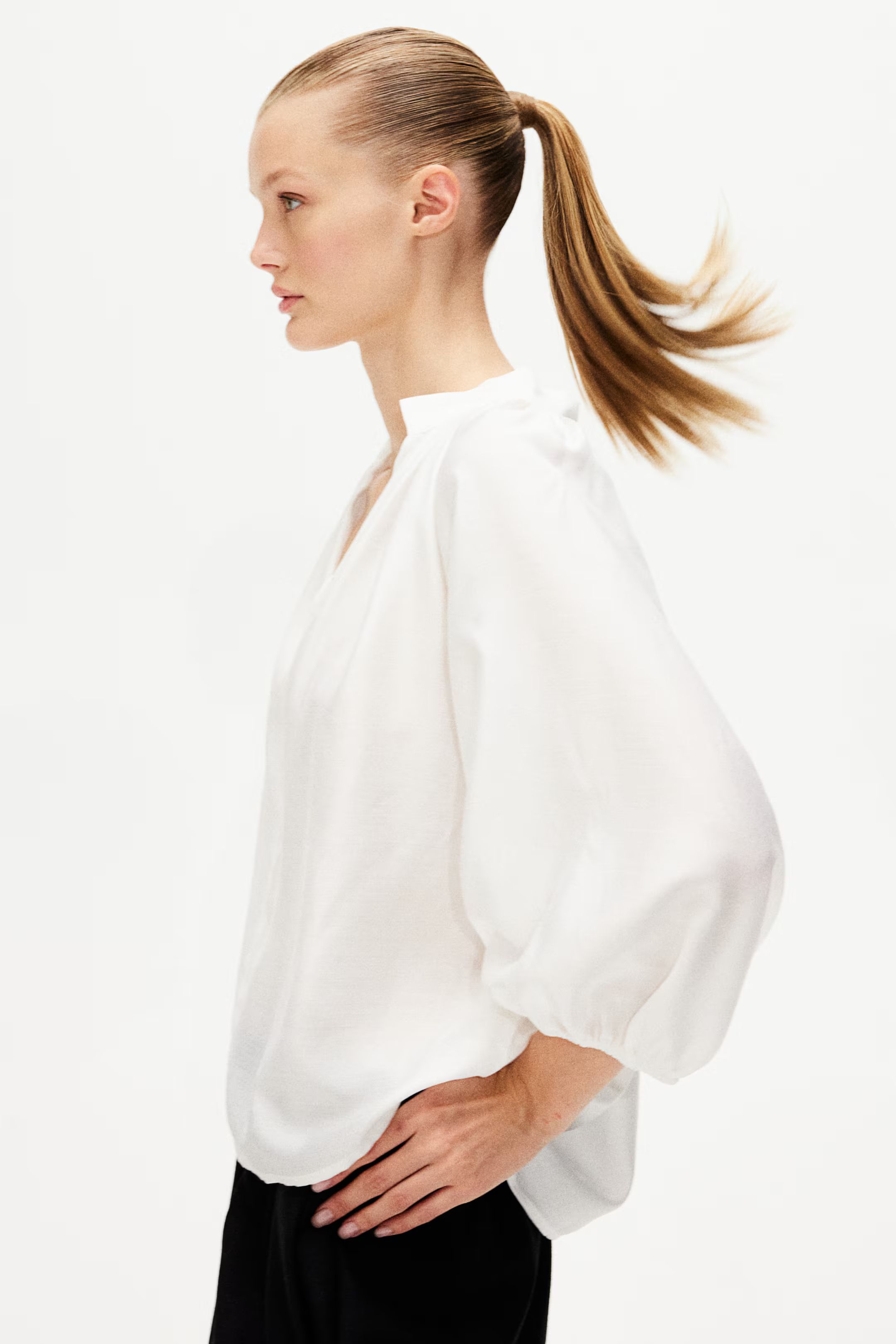 Balloon-sleeved blouse - V-neck - 3/4 sleeve - White - Ladies | H&M GB | H&M (UK, MY, IN, SG, PH, TW, HK)