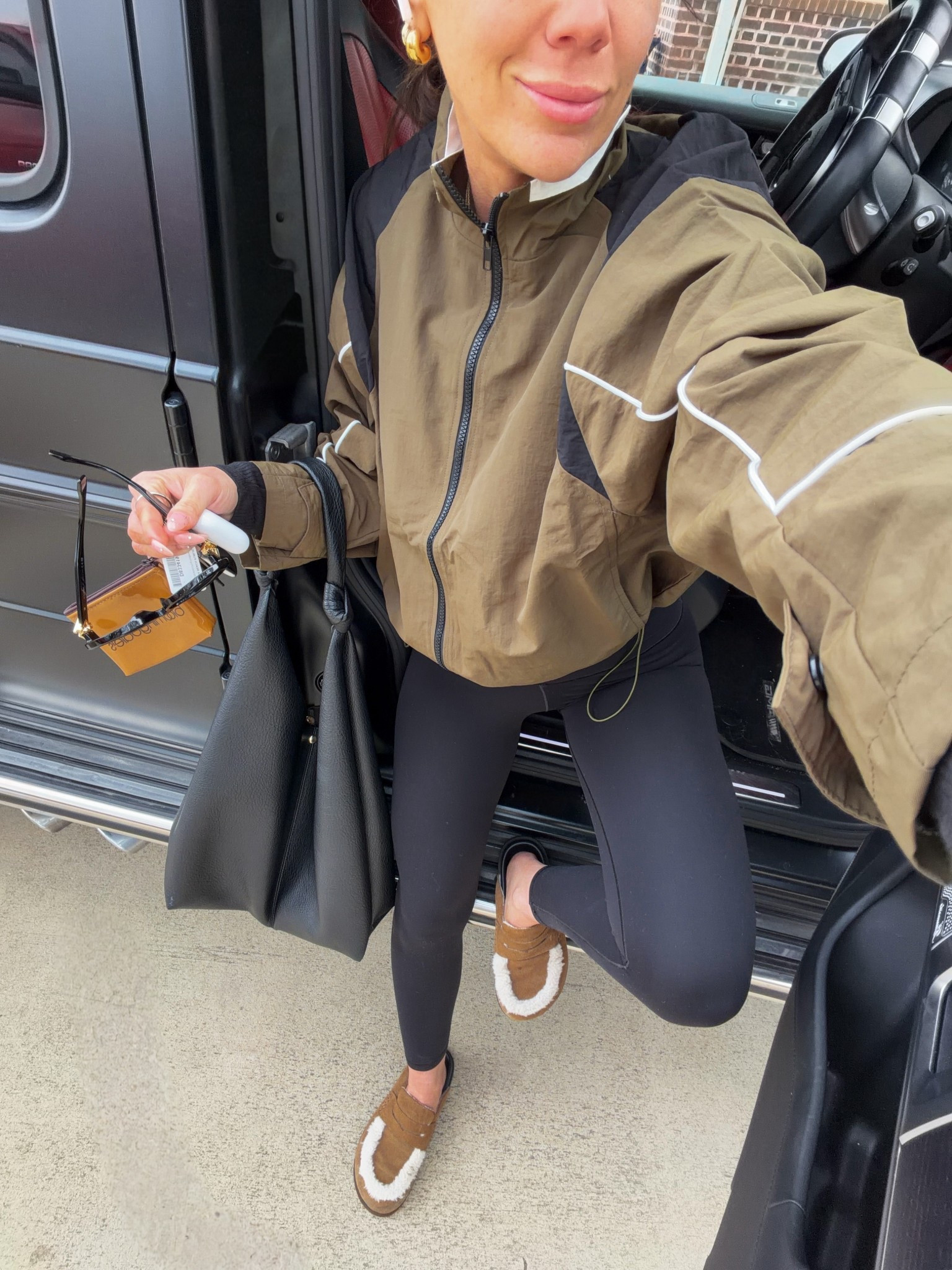 Comfy school drop off outfit! In xs! 

#LTKmomlife #LTKgrwm #LTKootd