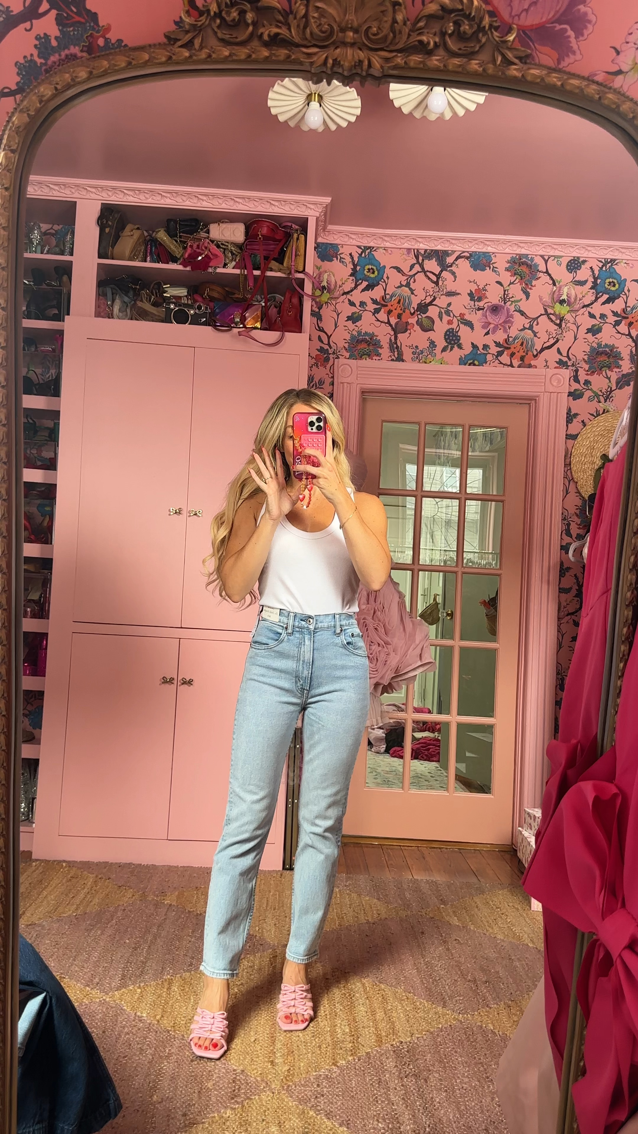 Abercrombie & Fitch Semi Annual Denim Sale Try-on 👖 25% off all denim with stackable promo code DENIMAF for an additional 15% off! 💙

Ultra High Rise Ankle Straight Jean in Light, wearing size 25R

#LTKVideo #LTKxAF #LTKSaleAlert