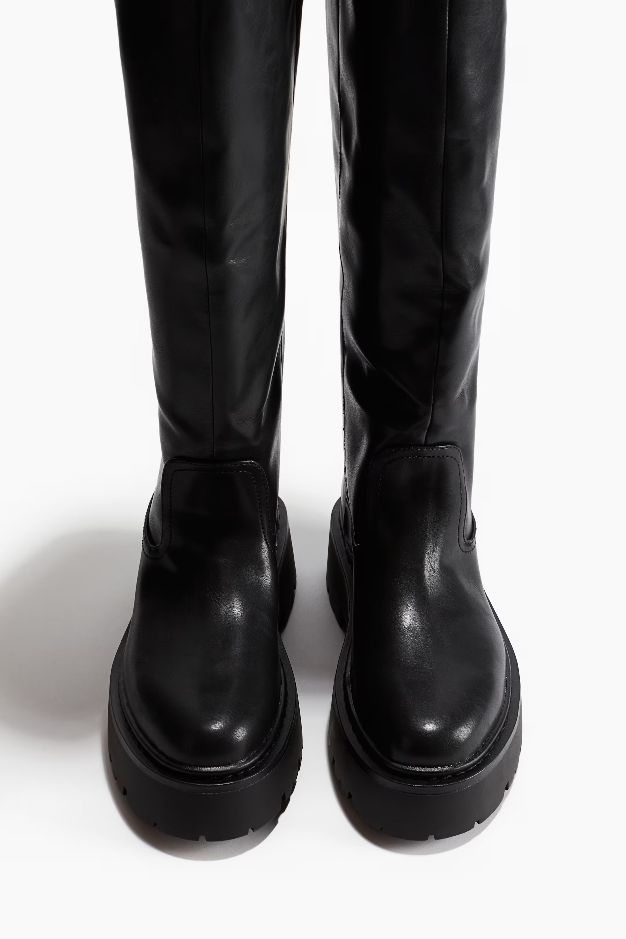 Chunky knee-high boots | H&M (UK, MY, IN, SG, PH, TW, HK)