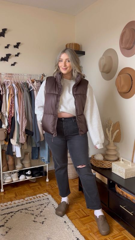 Midsize fall outfit - brown puffer vest (TTS, large), grey sweatshirt (TTS, large tall), black jeans (size up, wearing 32), Birkenstock Boston inspired clogs (size up)

Midsize fall fashion, gdwm , affordable fashion


#LTKmidsize #LTKVideo #LTKSeasonal