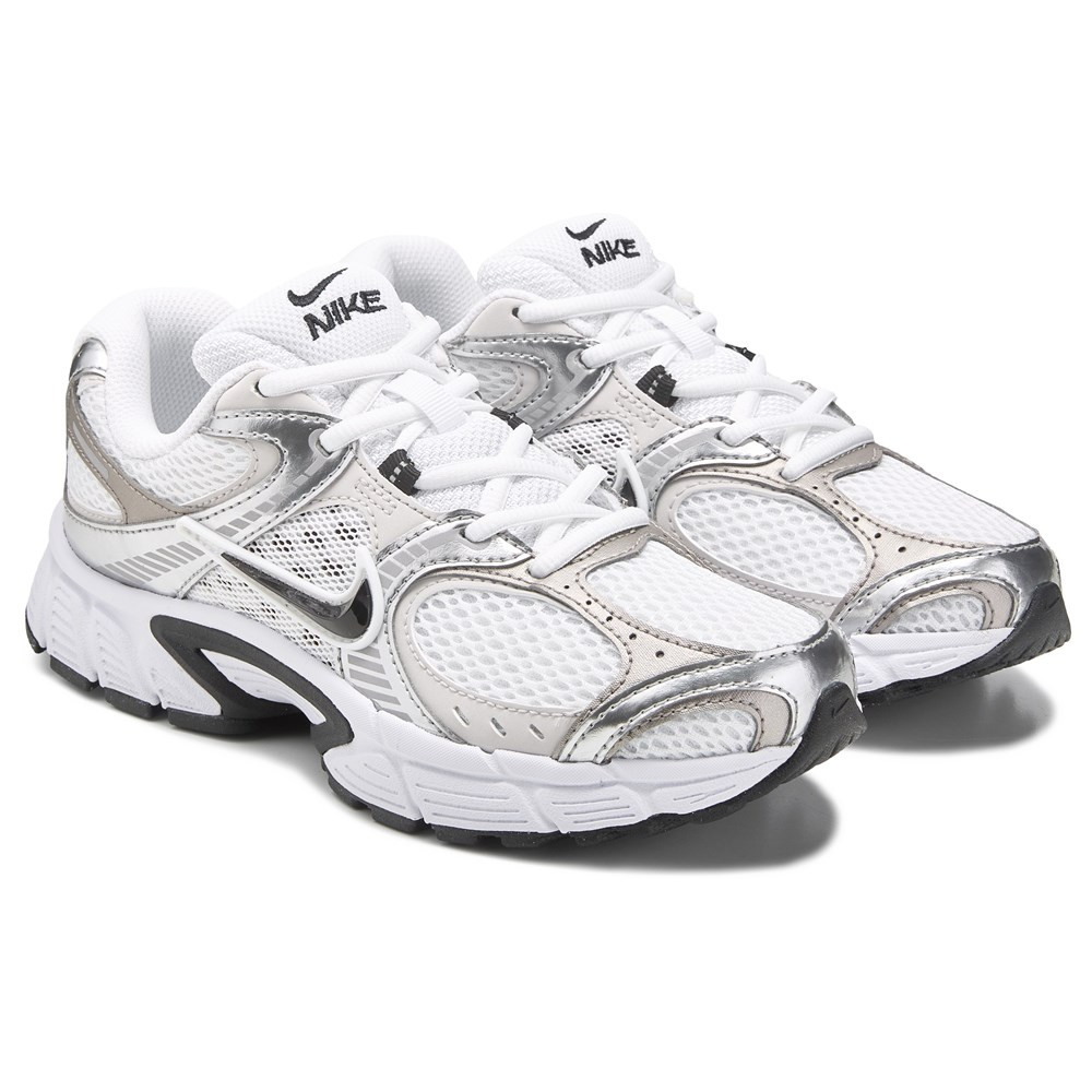 Women's V5 RNR Sneaker | Famous Footwear